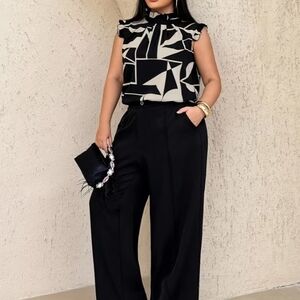 Black and White Geometric Women's Top